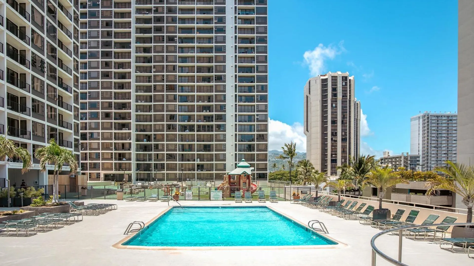 Beach Lover'S Haven, Cozy Condo With Ocean Views And Free Parking Honolulu Apartment